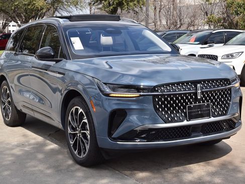 New 2026 Lincoln Nautilus Reserve AWD/4WD image 10