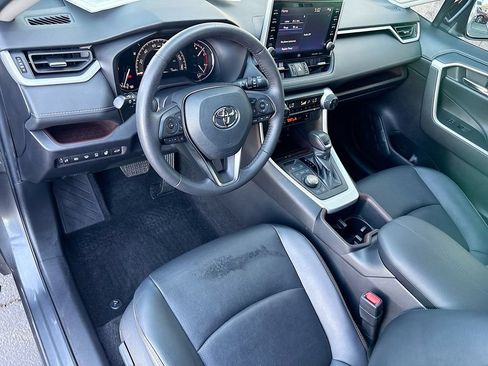 Used 2022 Toyota RAV4 Limited AWD/4WD image 9