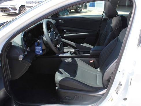 New 2026 Hyundai Elantra Limited FWD image 20