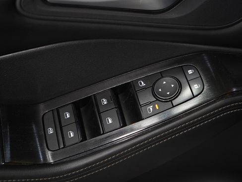 Used 2023 Nissan Rogue SV w/ SV Premium B Package image 23