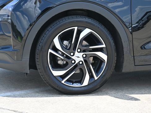 Used 2023 Chevrolet Bolt LT w/ Infotainment Package FWD image 29
