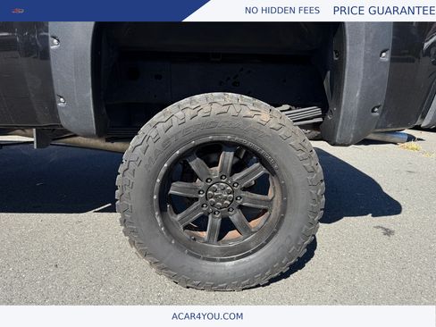 Used 2010 Chevrolet Silverado 2500 LT w/ Interior Plus Package AWD/4WD image 19