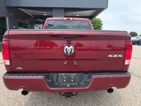 Used 2019 RAM 1500 Express w/ Express Value Package AWD/4WD image 4