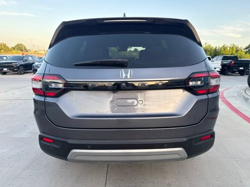 Used 2025 Honda Pilot EX-L image 4