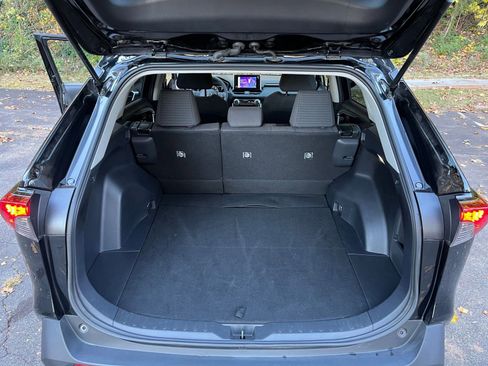 Used 2025 Toyota RAV4 LE image 27