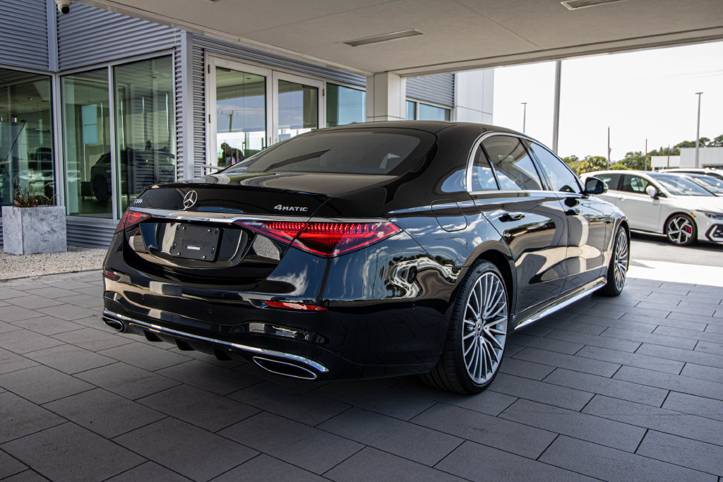 Used 2023 Mercedes-Benz S 500 4MATIC image 2