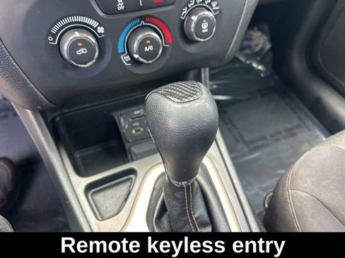 Used 2018 Jeep Cherokee Latitude image 14