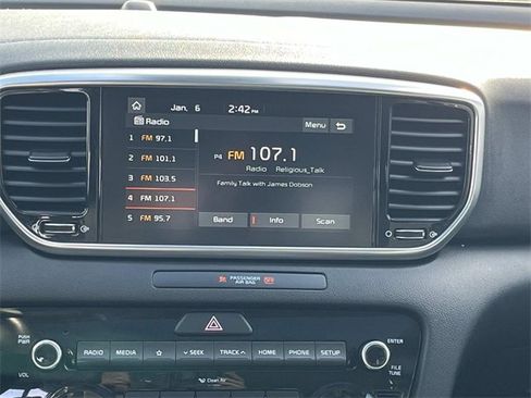 Used 2022 Kia Sportage EX image 17
