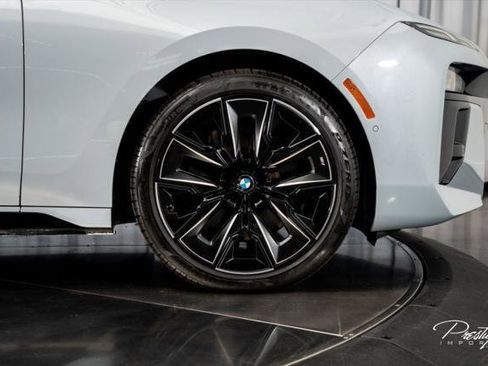 Used 2023 BMW 740i w/ Parking Assistance Package RWD image 22