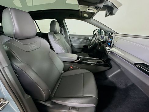 Used 2025 Volkswagen ID.4 Pro S RWD image 43