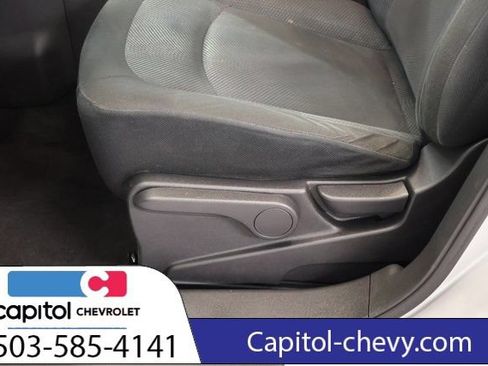 Used 2015 Nissan Rogue S w/ Convenience Package FWD image 14