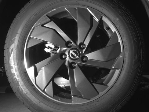 Used 2025 Nissan Rogue SV FWD image 15