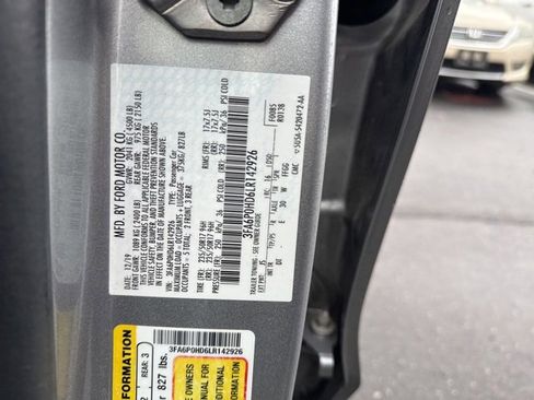 Used 2020 Ford Fusion SE image 8