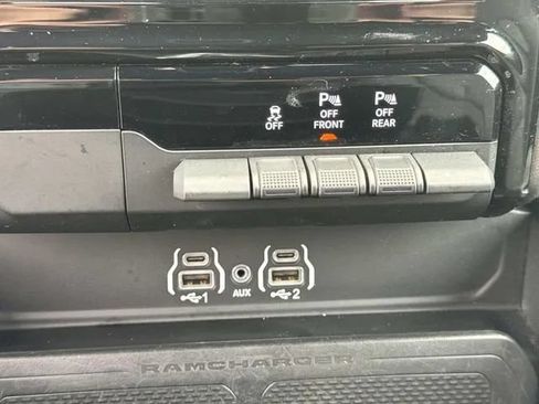Used 2025 RAM 1500 Big Horn AWD/4WD image 35