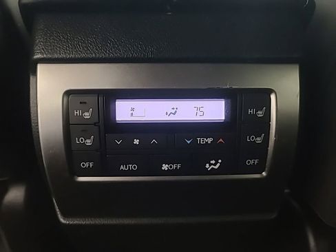 Used 2022 Lexus GX 460 Premium w/ Accessory Package image 22