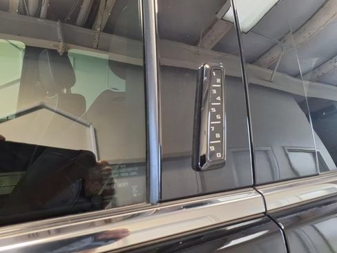 Used 2024 GMC Sierra 3500 Denali Ultimate AWD/4WD image 8