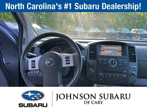 Used 2011 Nissan Pathfinder SV AWD/4WD image 8