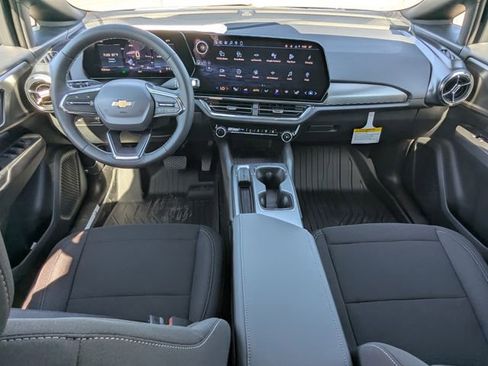 New 2026 Chevrolet Equinox EV LT image 5