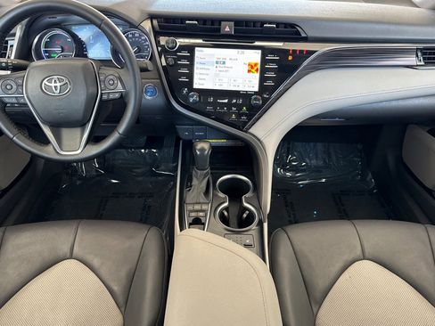 Used 2020 Toyota Camry XLE FWD image 14