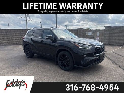 Used 2022 Toyota Highlander Limited AWD/4WD image 1