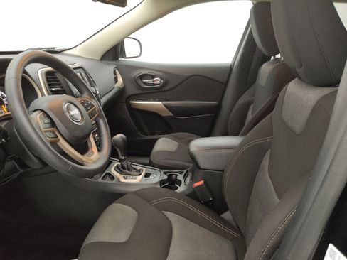 Used 2018 Jeep Cherokee Latitude image 17