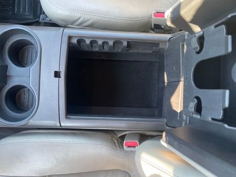 Used 2010 Ford F150 XLT image 24