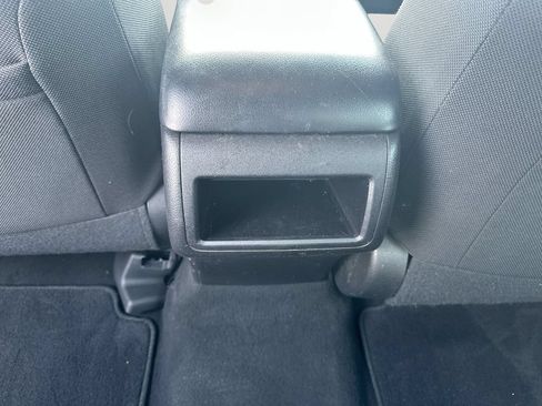 Used 2016 Toyota Camry LE FWD image 18