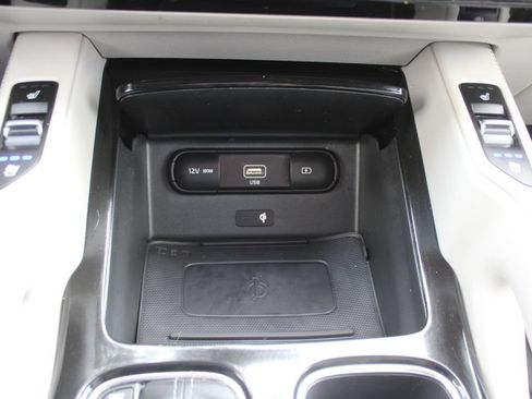Used 2022 Kia Telluride SX w/ Towing Package FWD image 42