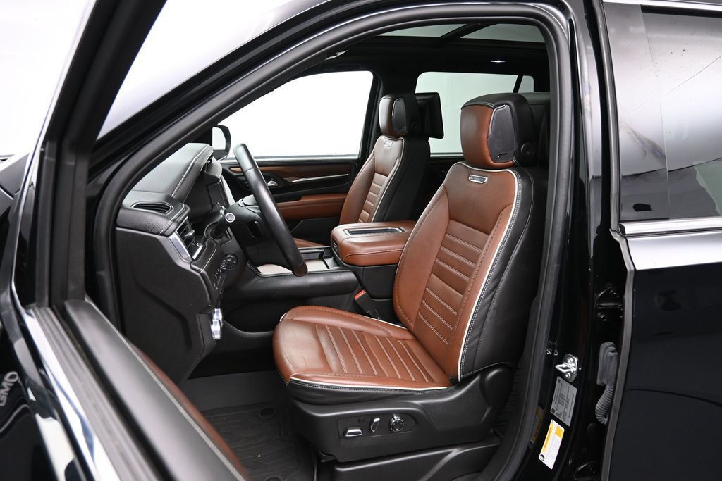 Used 2023 GMC Yukon Denali Ultimate w/ LPO, Floor Liner Package AWD/4WD image 20