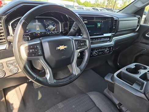 Used 2024 Chevrolet Silverado 2500 LT AWD/4WD image 19