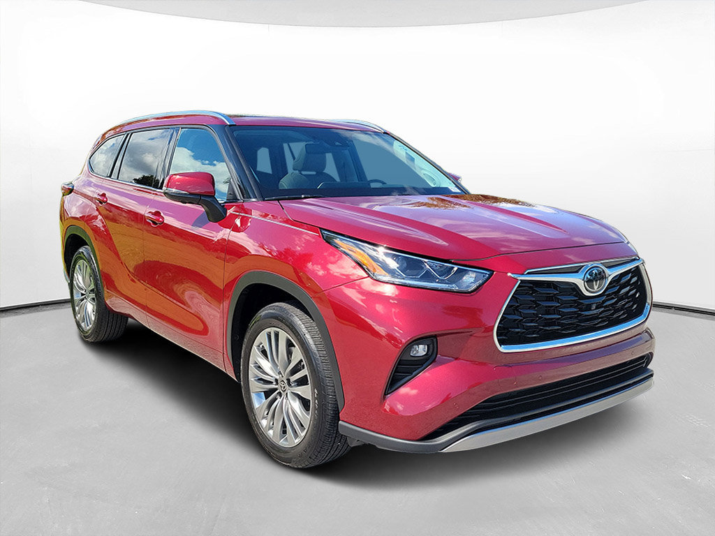 Used 2023 Toyota Highlander Platinum FWD image 3