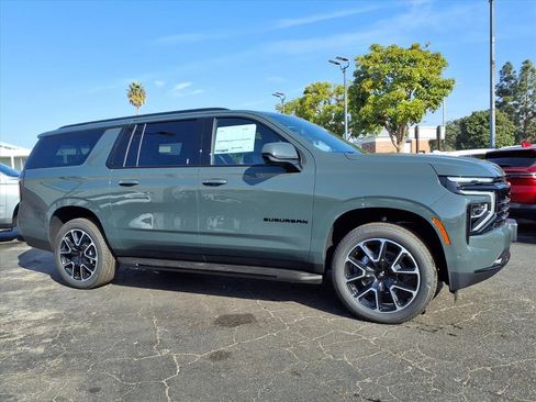 New 2026 Chevrolet Suburban RST image 3