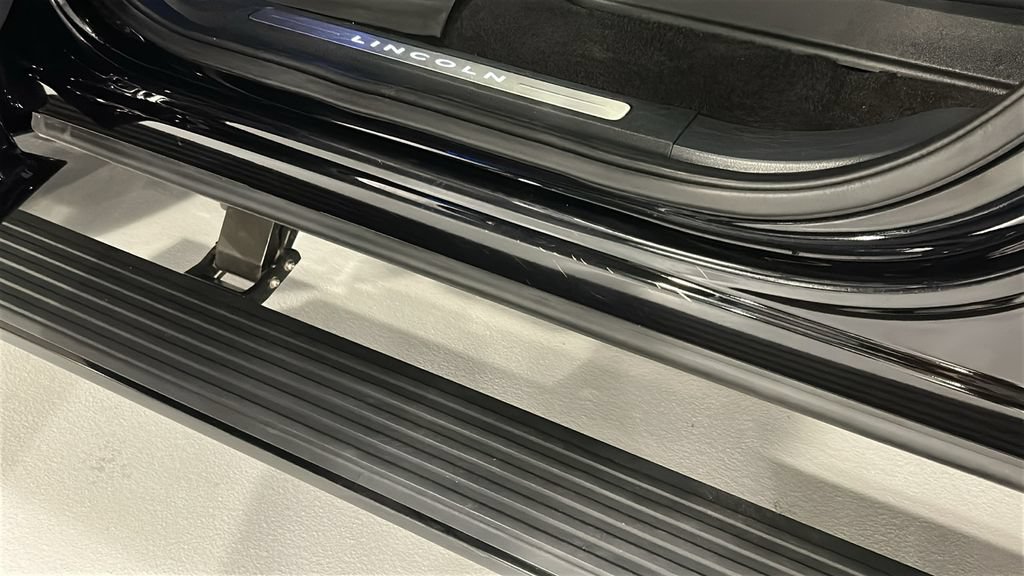 Certified 2022 Lincoln Navigator Reserve AWD/4WD image 23