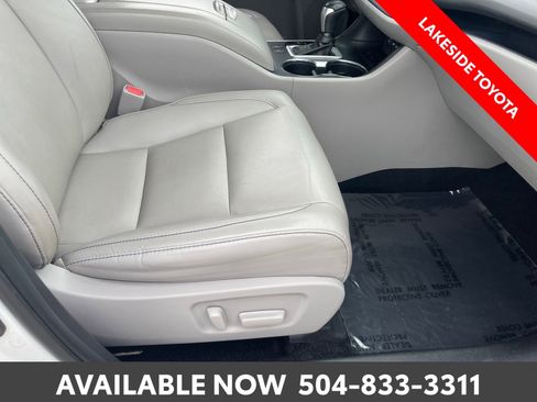 Used 2019 Toyota Highlander XLE FWD image 16
