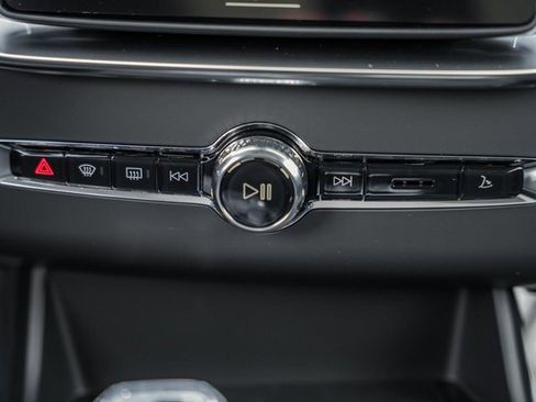 New 2026 Volvo XC90 B6 Plus w/ Protection Package Premier image 22