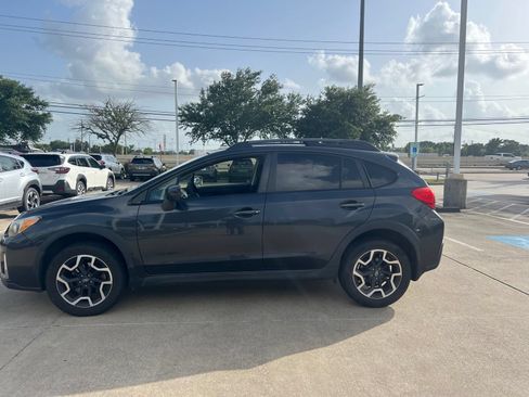 Used 2017 Subaru Crosstrek 2.0i Premium AWD/4WD image 3