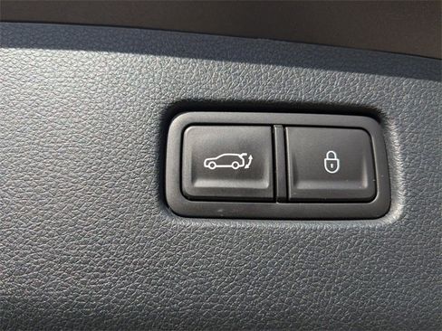 Used 2023 Genesis GV70 2.5T w/ Advanced Package image 13