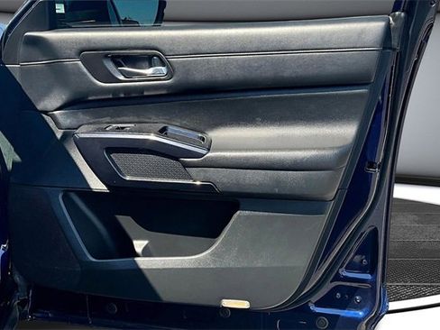 Used 2022 Nissan Pathfinder SV image 29