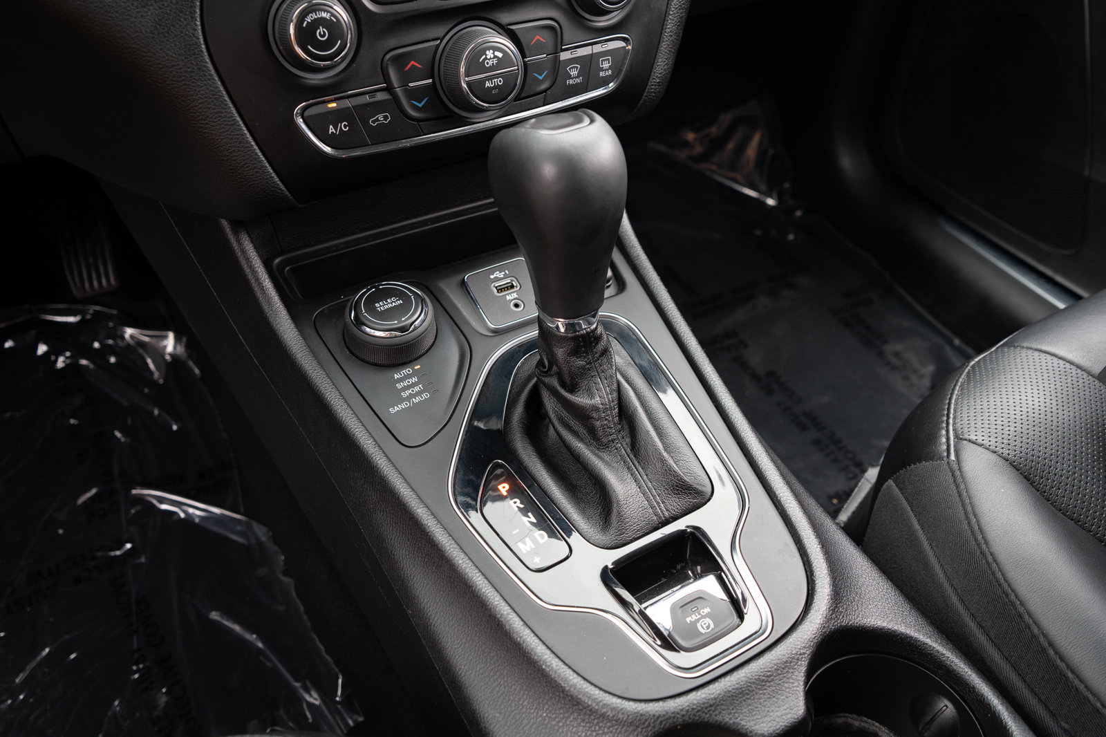 Used 2020 Jeep Cherokee Limited AWD/4WD image 26