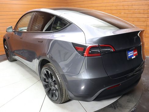 Used 2023 Tesla Model Y Long Range image 22