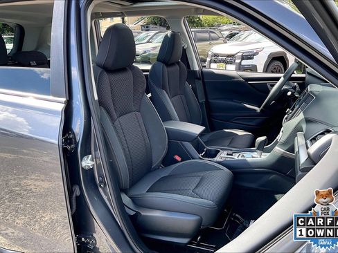 Certified 2023 Subaru Forester Premium AWD/4WD image 7