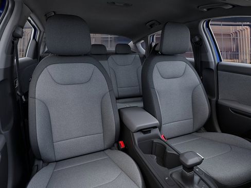 New 2025 Kia K4 LXS image 16