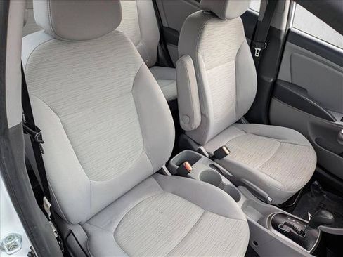 Used 2016 Hyundai Accent SE FWD image 14
