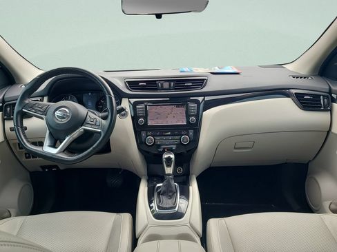 Used 2021 Nissan Rogue Sport SL FWD image 11