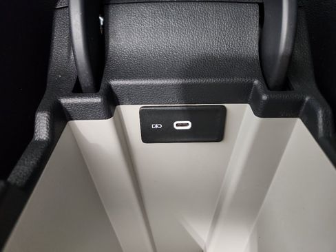 Used 2024 Volkswagen Jetta SE FWD image 26