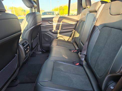 New 2026 Jeep Grand Cherokee Altitude AWD/4WD image 27