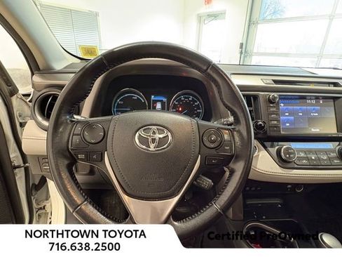 Used 2016 Toyota RAV4 XLE w/ Convenience Package image 9