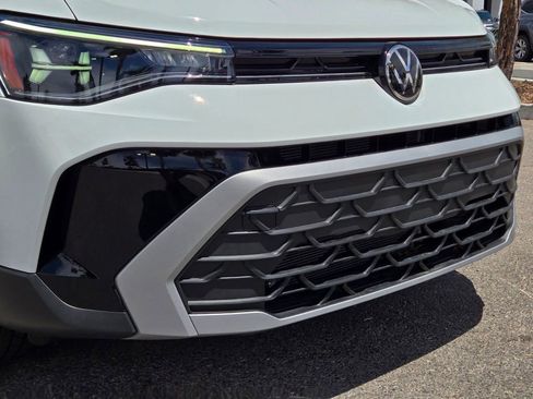 Certified 2025 Volkswagen Taos S FWD image 2