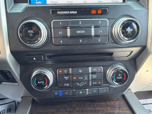 Used 2017 Ford F350 Platinum w/ Platinum Ultimate Package AWD/4WD image 33