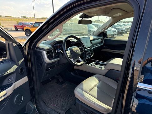 Used 2023 Ford Expedition XLT AWD/4WD image 21